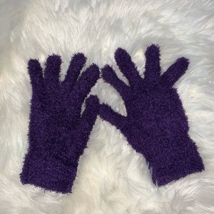 Fluffy gloves